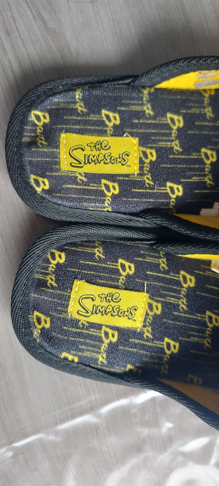 Chaussons Simpsons pointure 38 - photo numéro 3