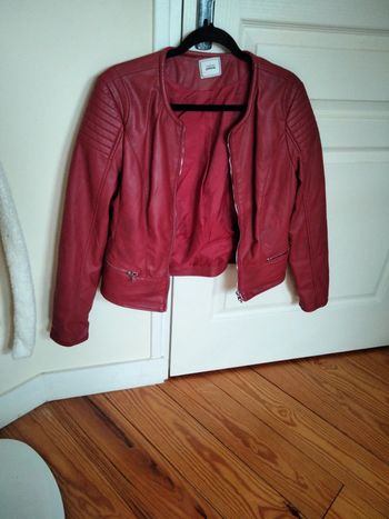 Veste en simili cuir rouge