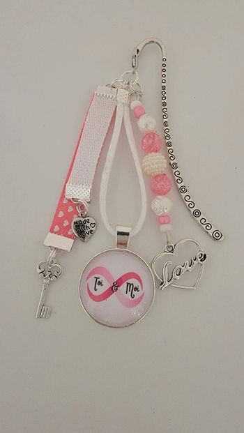 Cadeau amour, bijoux de sac ou marque page " toi et moi"
