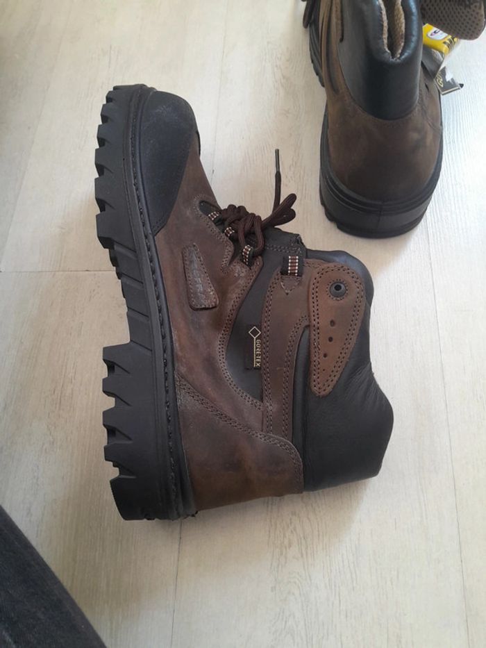 Chaussures de chantier Cofra Gorotex taille 48 - photo numéro 3
