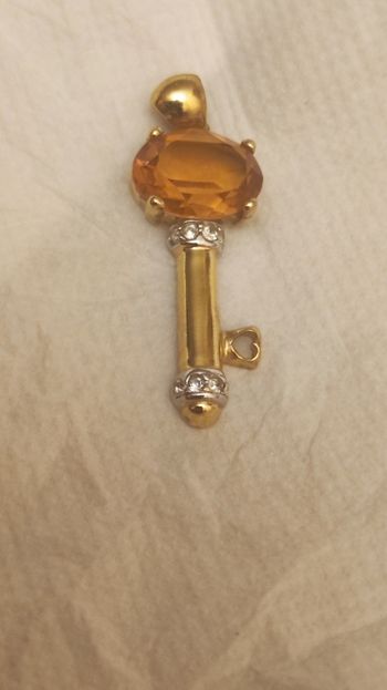 Pendentif clé argent 925 kt avec citrine ou zirconium teinté. Neuf.