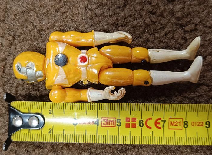 figurine power ranger jaune - photo numéro 3