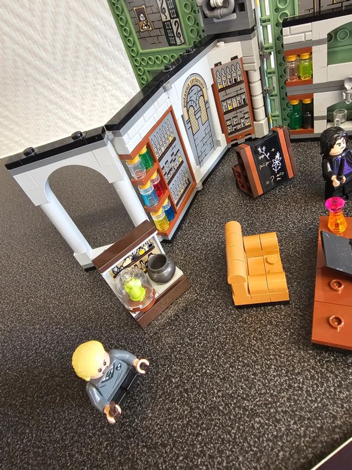 Harry Potter Poudlard : le cours de potions LEGO
76383 - photo numéro 4