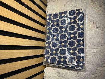 Pochette plate avec dragonne