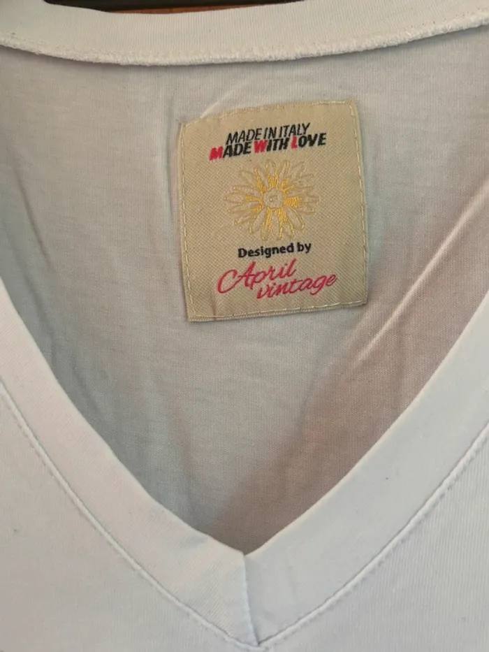 T-shirt blanc col v 38-40-42 April Vintage - photo numéro 2
