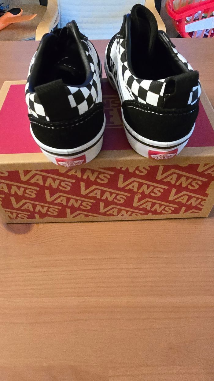 NEUVES 🎉 (non portées)🏷🤩😍⚘️superbes baskets VANS mixtes Pointure 26 (lacets élastiques)😍🤩⚘️🏷👍 - photo numéro 4