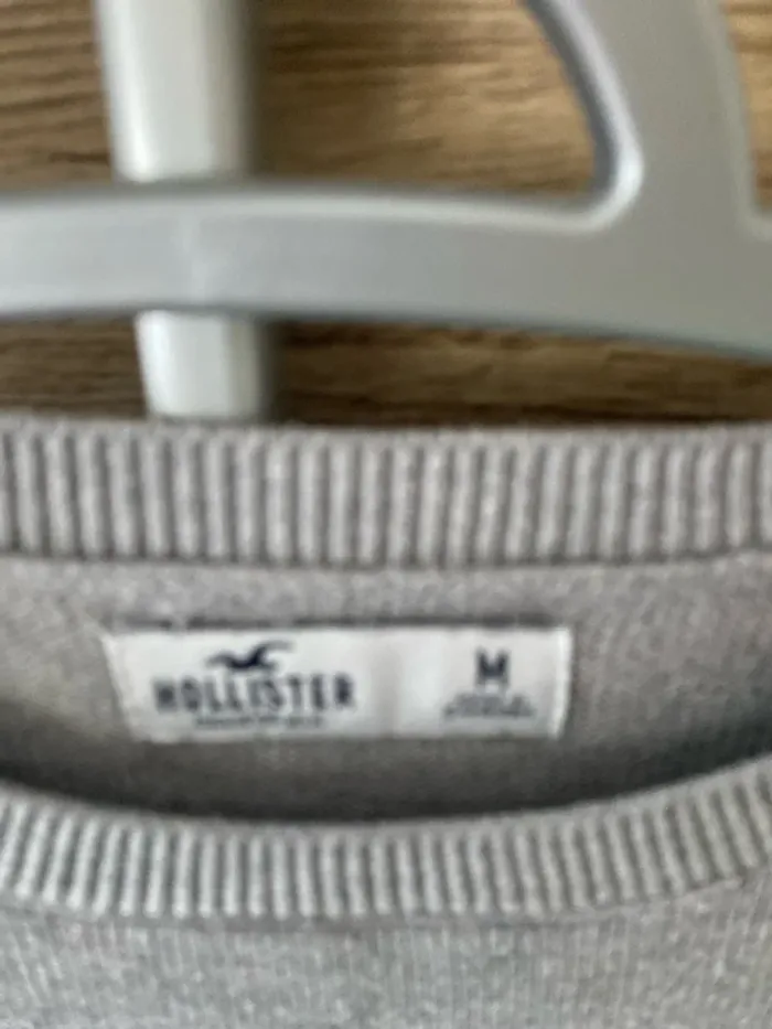 Pull Hollister taille M - photo numéro 3