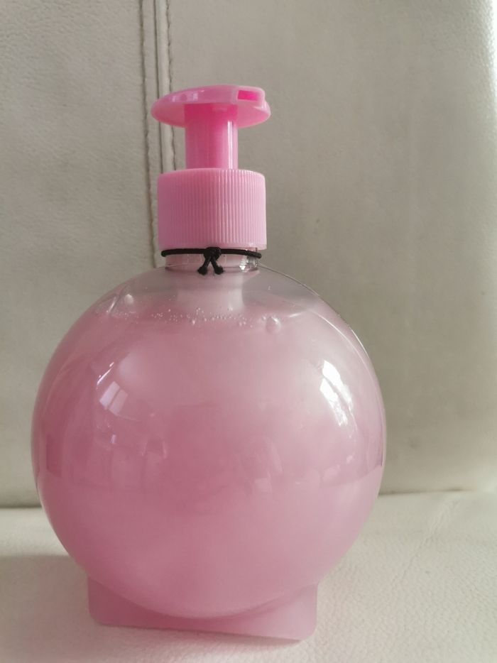 Savon pour les mains licorne à la vanille neuf - photo numéro 3