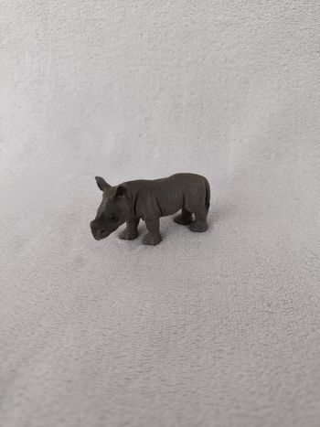 Bébé rhinocéros Schleich