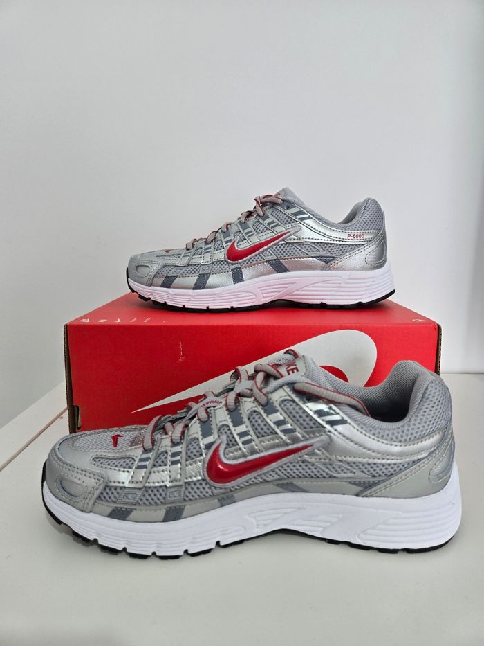 Nike p6000 taille 35 neuves gris argenté rouge neuves - photo numéro 2