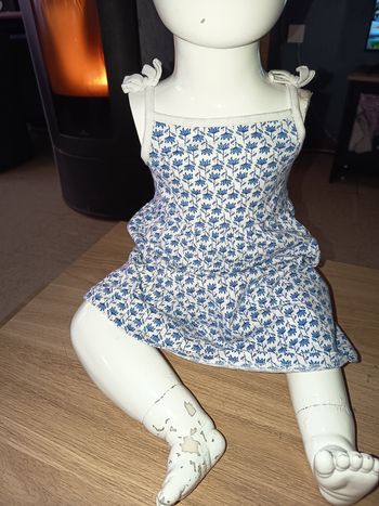 Robe courte à bretelles