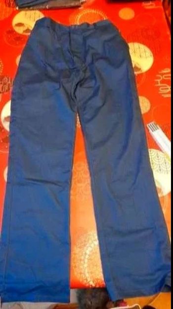 Lot  de  2 pantalons de travail