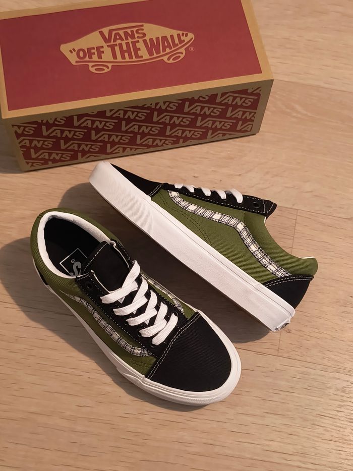 Baskets chaussures Vans old skool taille 36.5 neuves - photo numéro 2