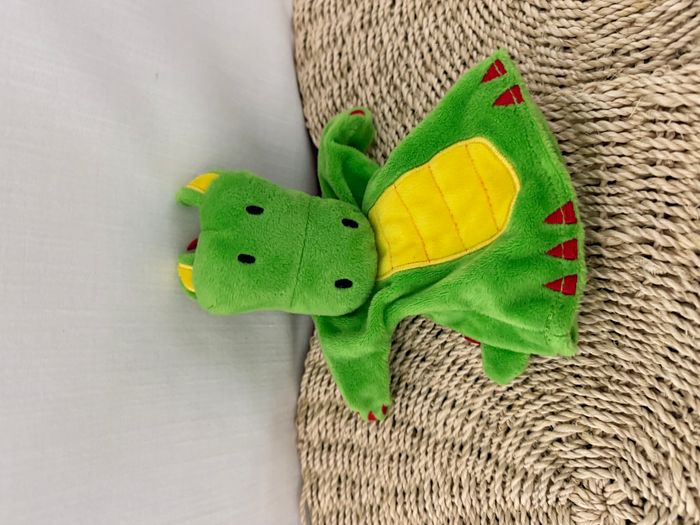 doudou marionnette crocodile