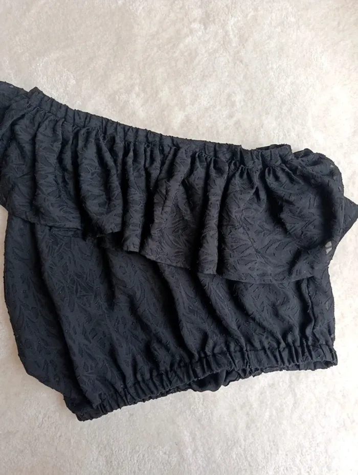 Top haut asymétrique Mango noir M une épaule dénudée volant - photo numéro 5
