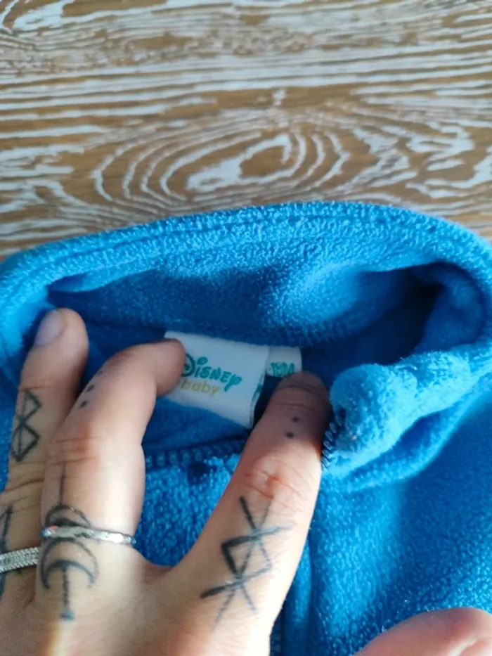 🍁 lot de 2 sweats Mickey taille 18 mois 🍁 - photo numéro 7