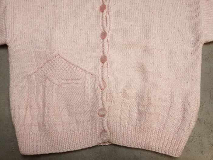 Gilet rose tricoté main 4/8 ans - photo numéro 2