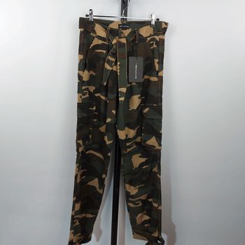 Pantalon prettylittlething