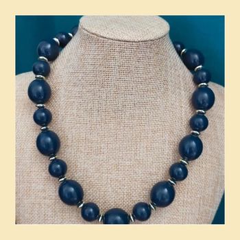 Collier vintage perles bleu nuit – Élégant et intemporel