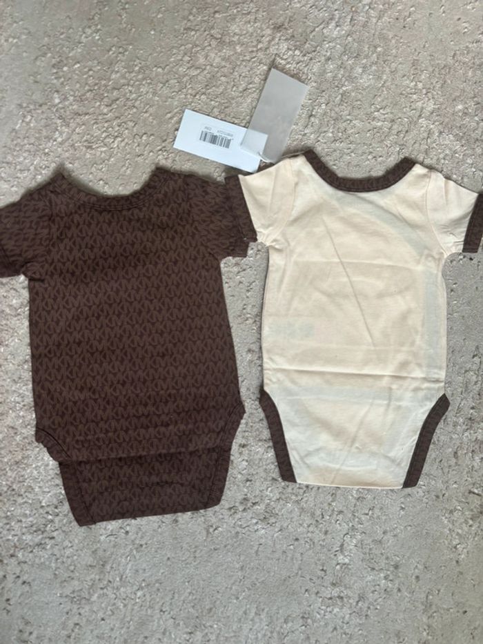 Lot de 2 bodies pour bébé fille 3 mois Michael Kors - photo numéro 4