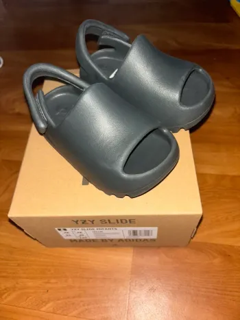 Adidas Yeezy slide