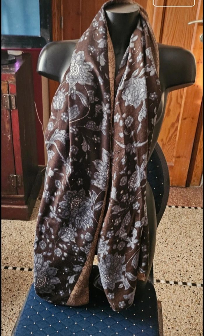 Écharpes pour femmes - photo numéro 3