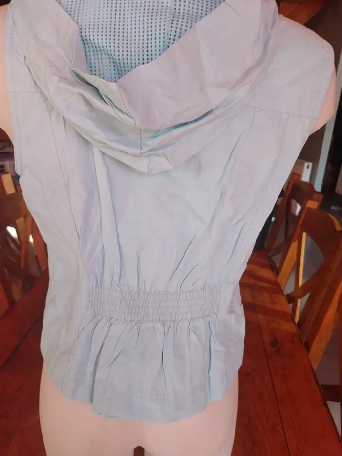 Veste légère sans manches cintrée - photo numéro 4