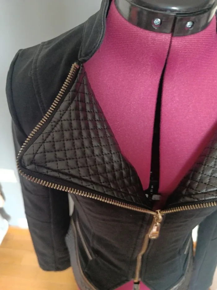 Veste noire avec simili - photo numéro 2