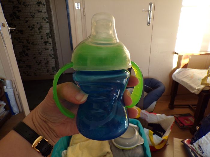 Verre à bec bleu et vert