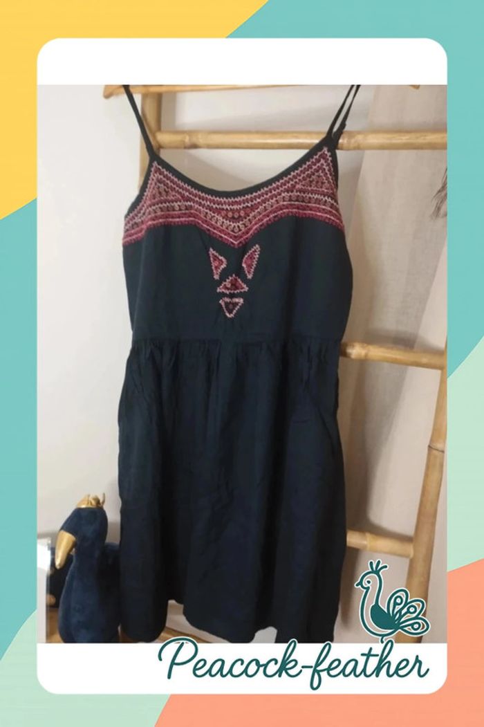 Robe noire et bordeaux 38 - photo numéro 11