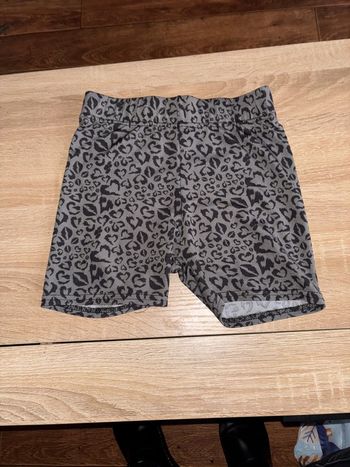 Short fille