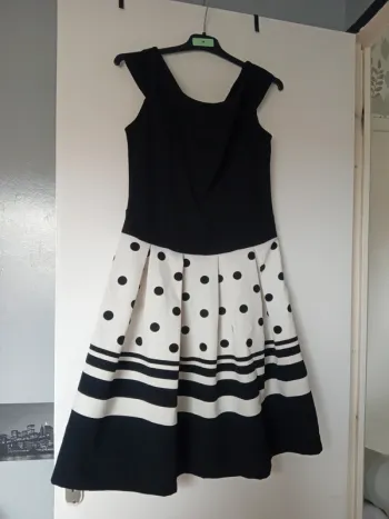 Robe 42 noir blanc