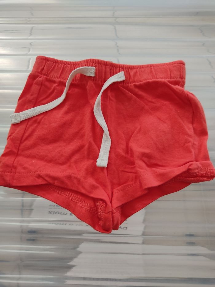 Short 3 mois