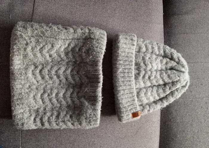 Ensemble bonnet et tour de cou
