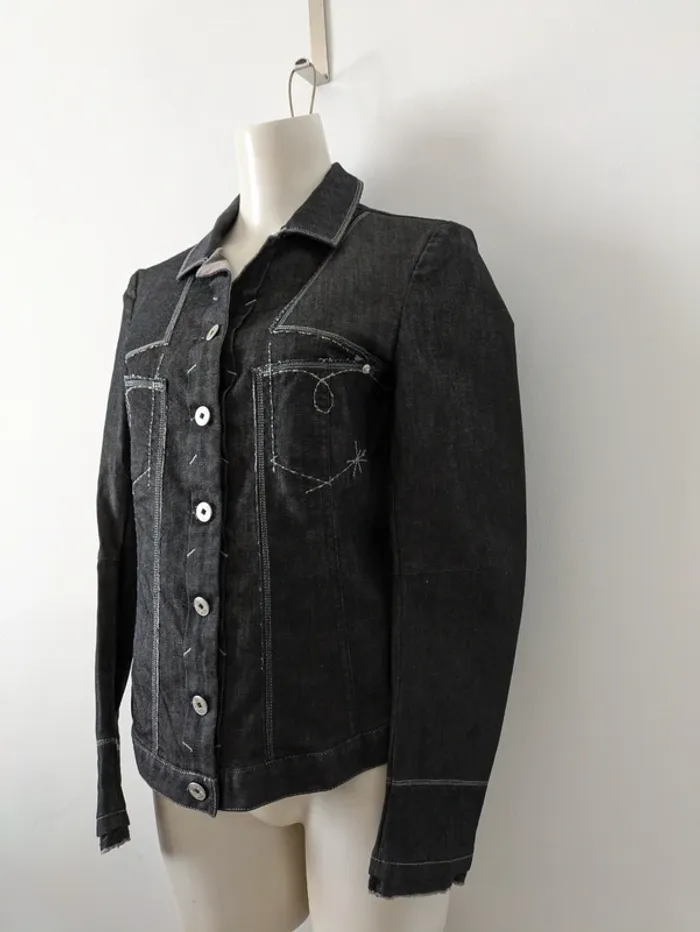 Veste en jean brodée - Marithé + François Girbaud - taille XS - photo numéro 2