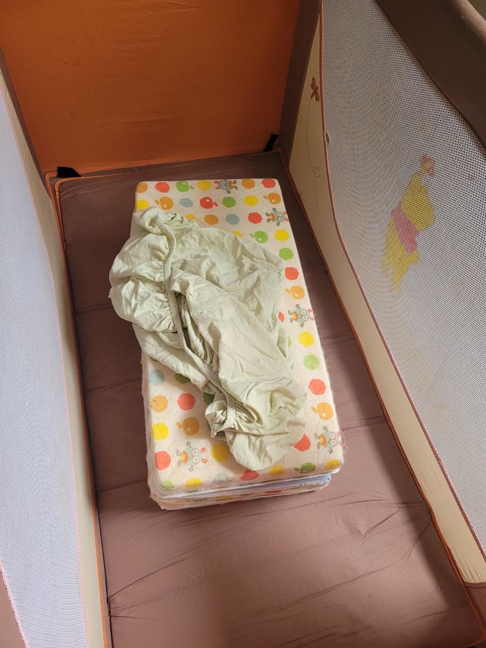 Lit parapluie avec matelas - photo numéro 4