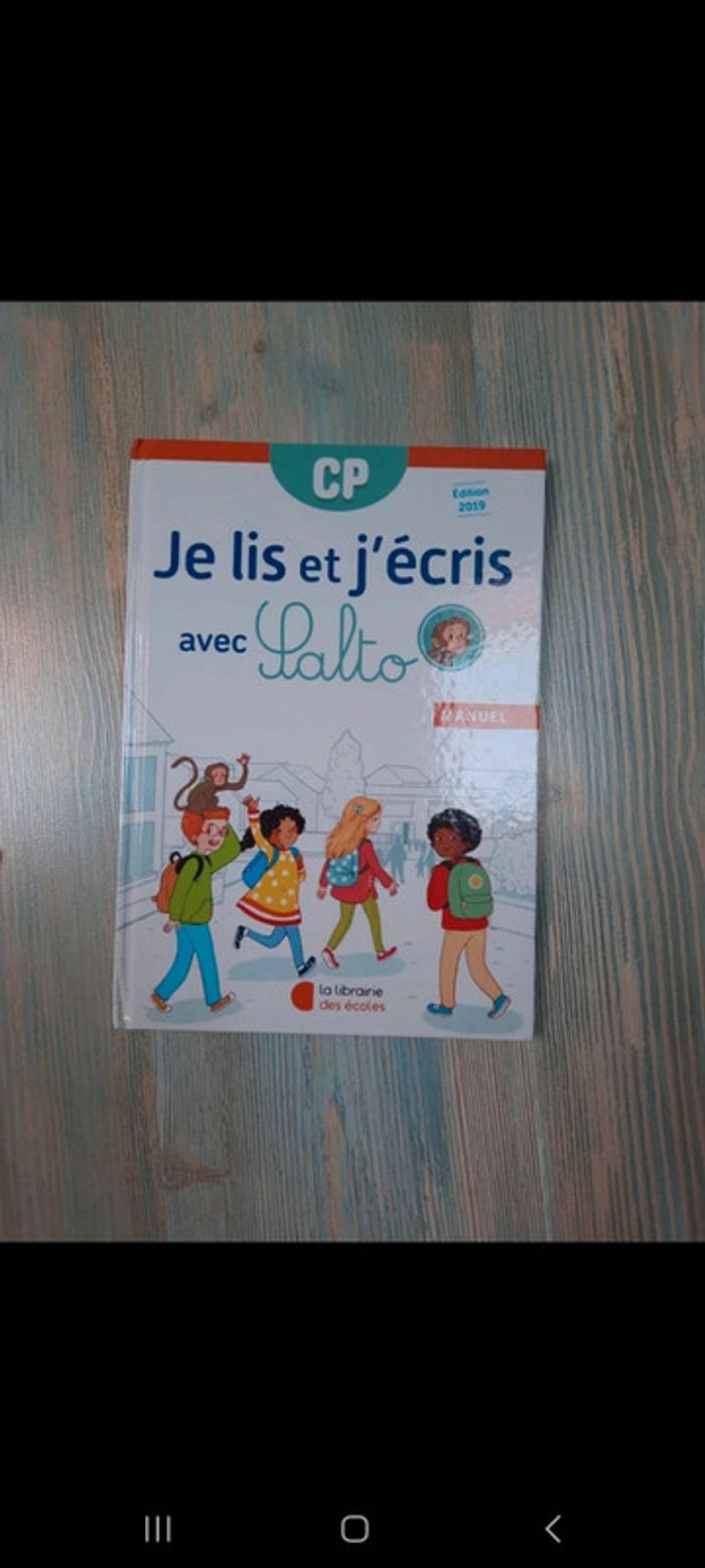 Je lis et j'écris avec Salto
