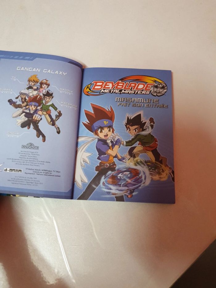Livre Beyblade - photo numéro 2