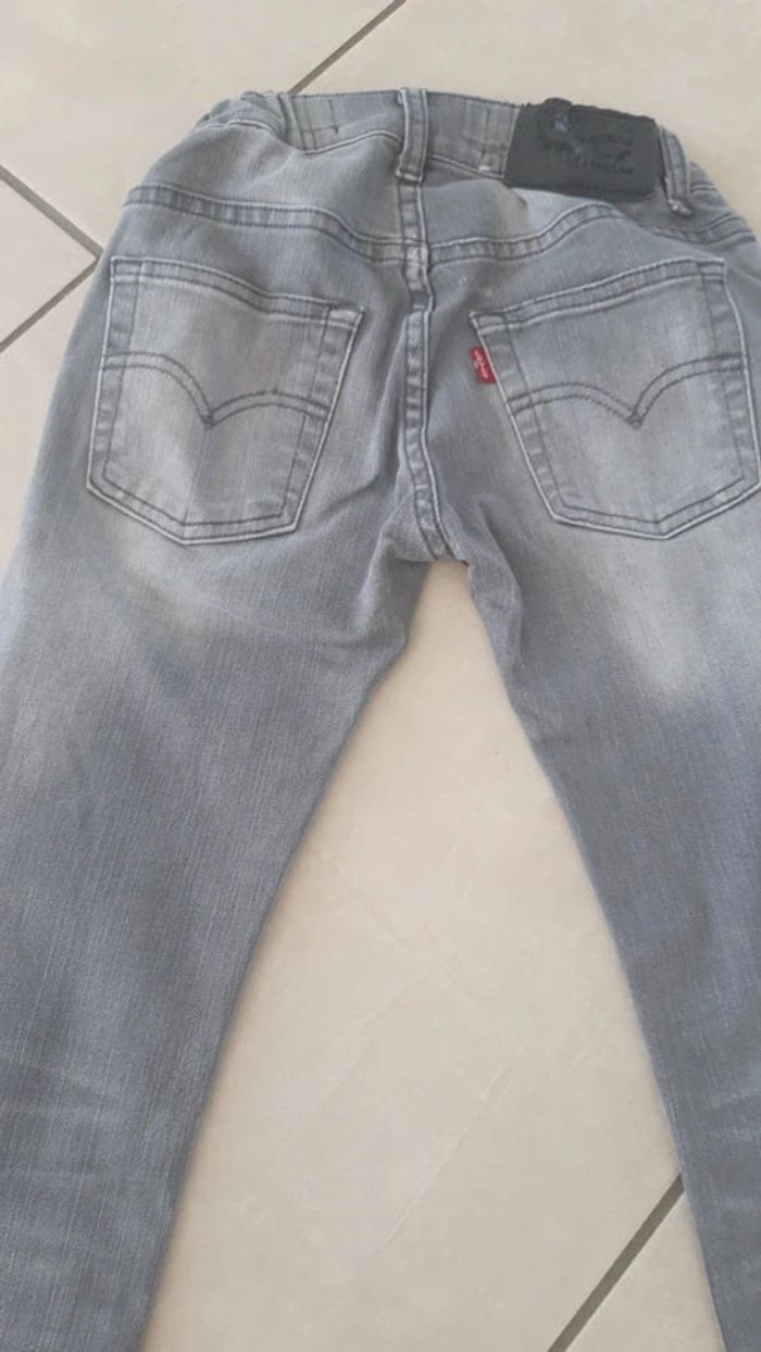 Jean's Levi's Skinny gris - 8 ANS Parfait état - photo numéro 2