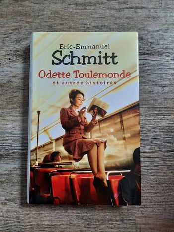 Livre: Odette Toulemonde et autres histoires d'Éric-Emmanuel Schmitt.