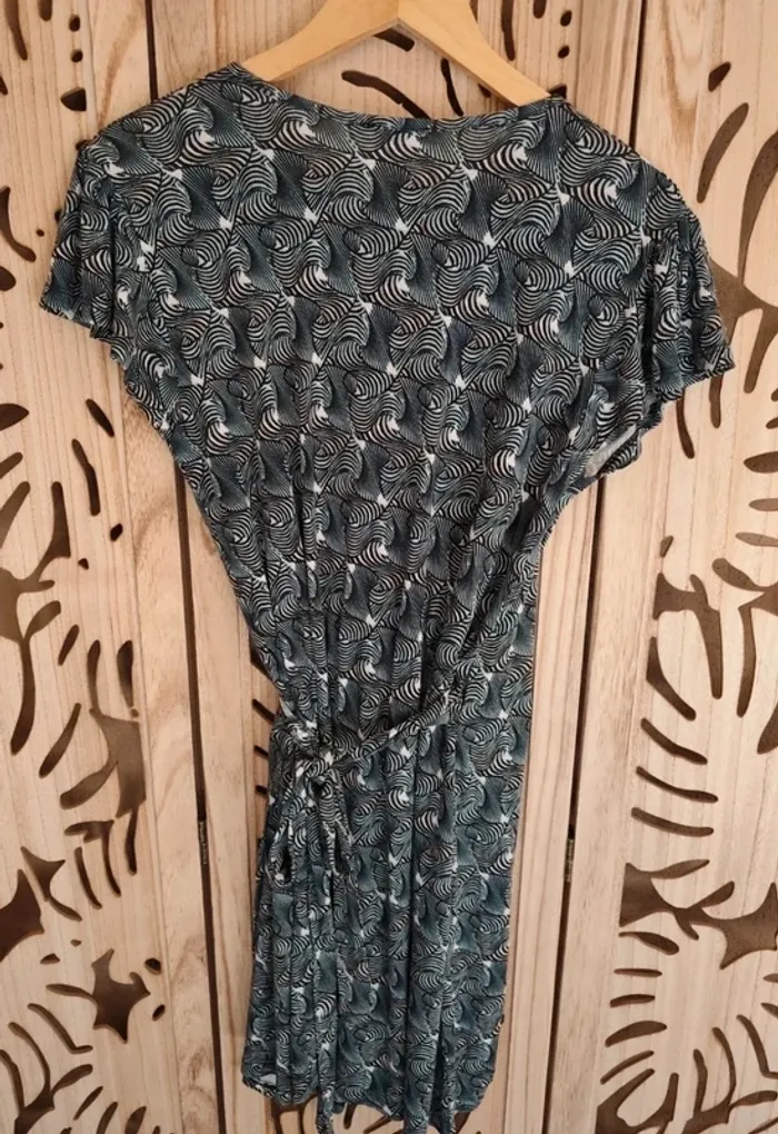 Robe fluide portefeuille Taille M Gemo - photo numéro 9