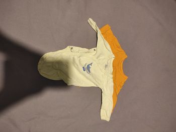 Lot de 2 bodies taille 1 mois