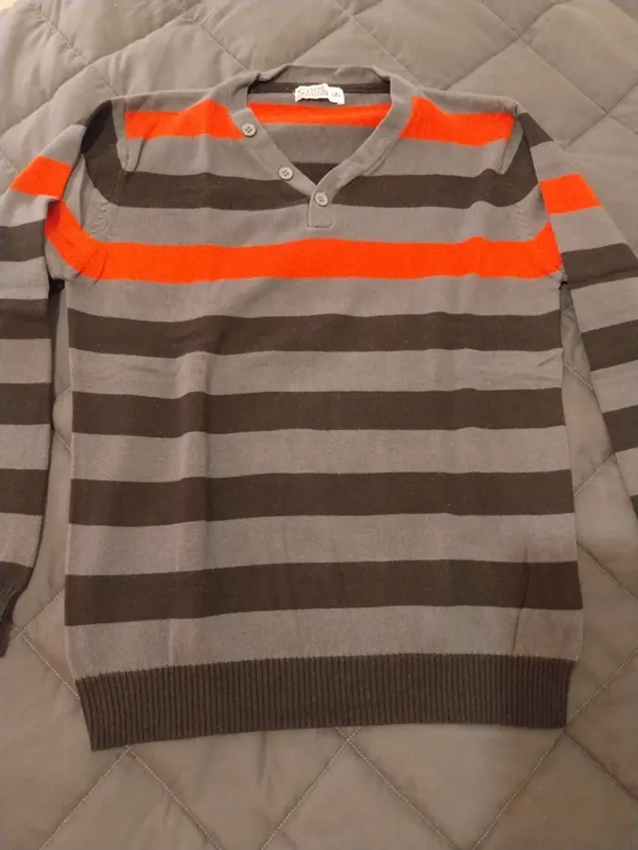 Pull gris/ rouge / noir T12A - photo numéro 2