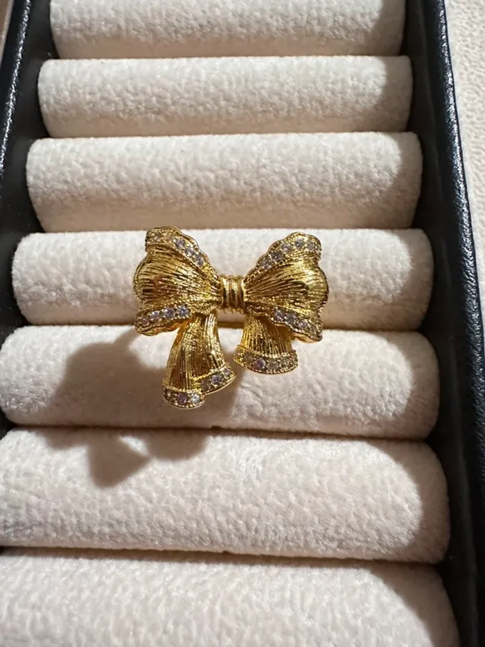 Bague nœud doré strassé fait main – Bijou élégant et audacieux - photo numéro 2