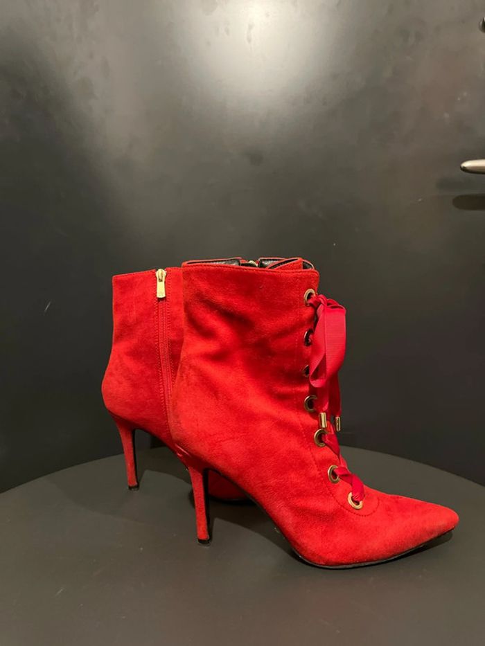 Magnifique bottines Primadonna rouge diabolique à lacets et fermeture éclair pointure 38