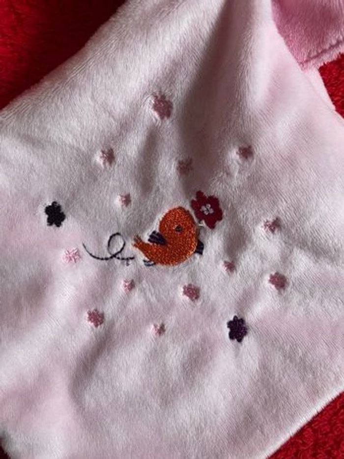 Pommette doudou ours rose robe Noeud mouchoir brodé oiseau neuf - photo numéro 3