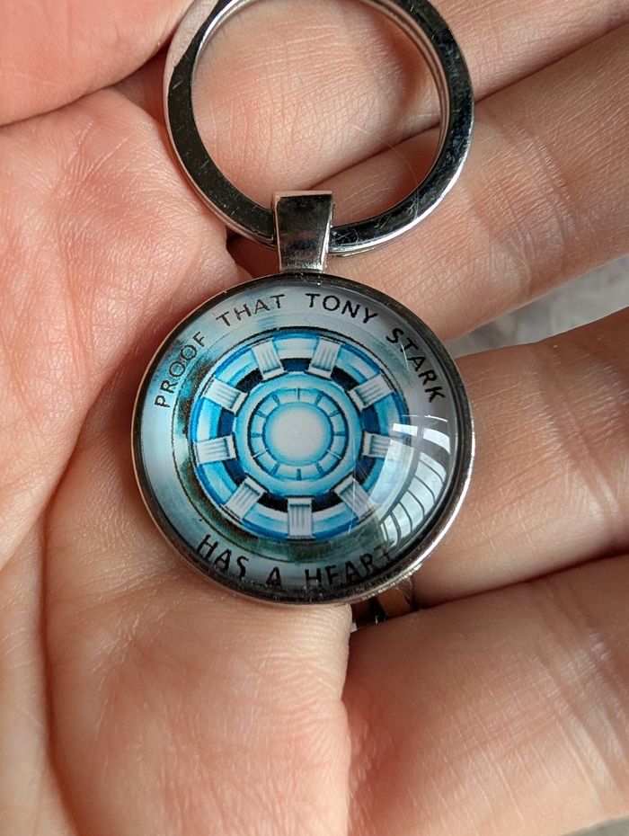 Porte clef Iron man neuf - photo numéro 2