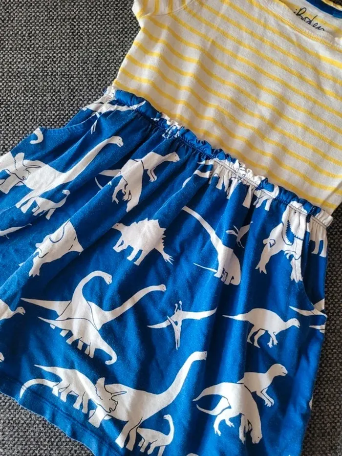 Robe dinosaures 🦕 Mini Boden 5 ans - photo numéro 2