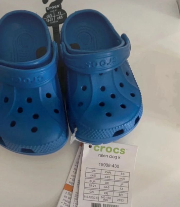 Crocs bébé neuves avec étiquette - photo numéro 2