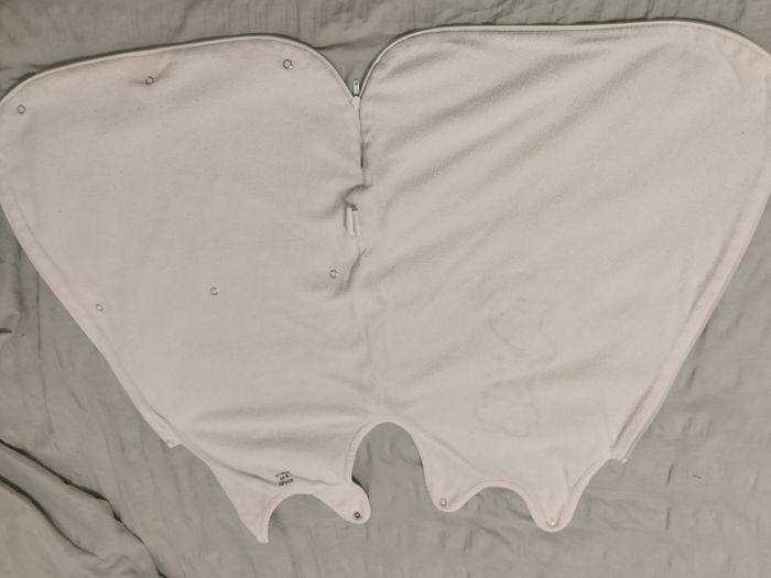 Lot 2 gigoteuses blanches Kiabi 0-6mois - photo numéro 10